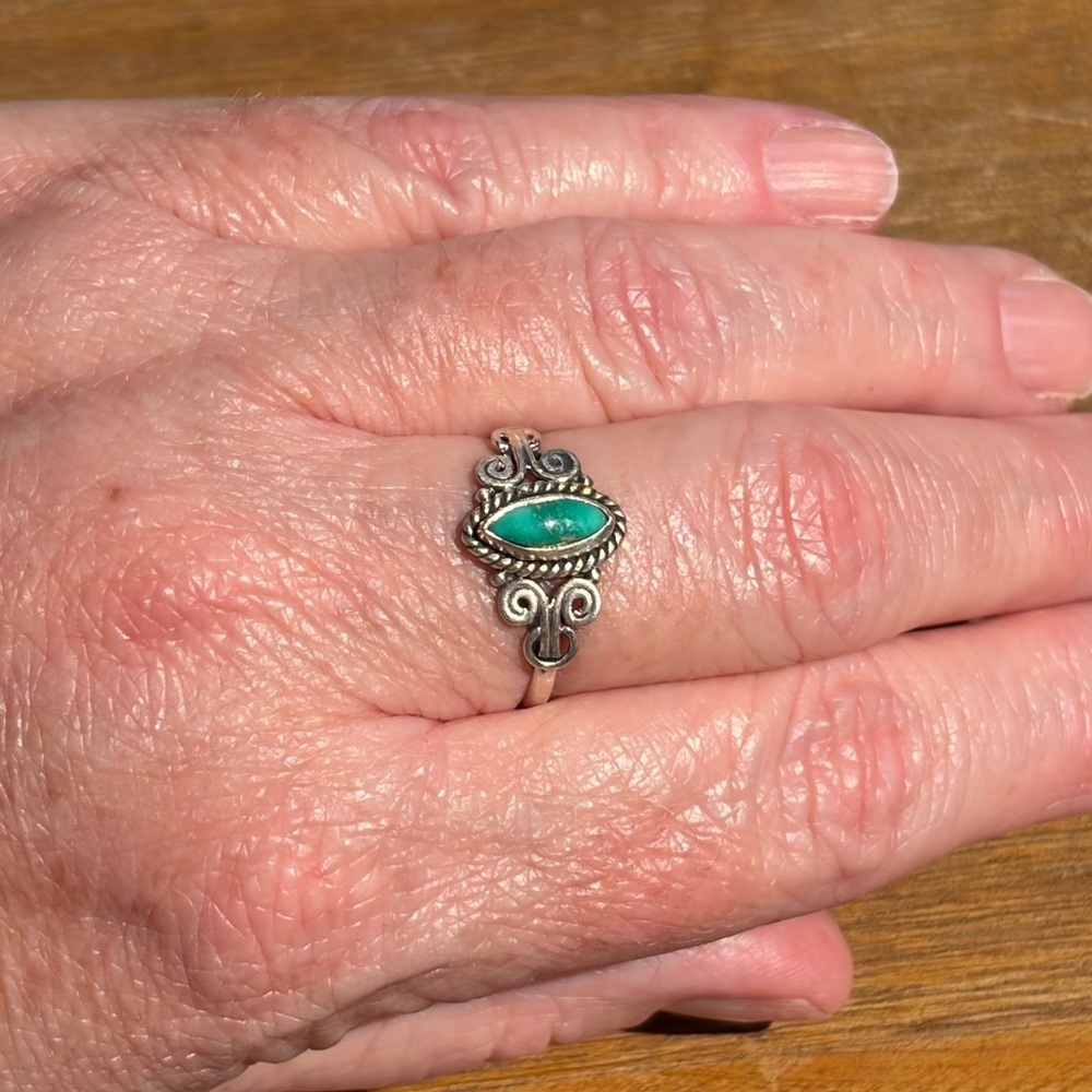 925 Sterling Silver Emerald Valley Marquee Set Ring